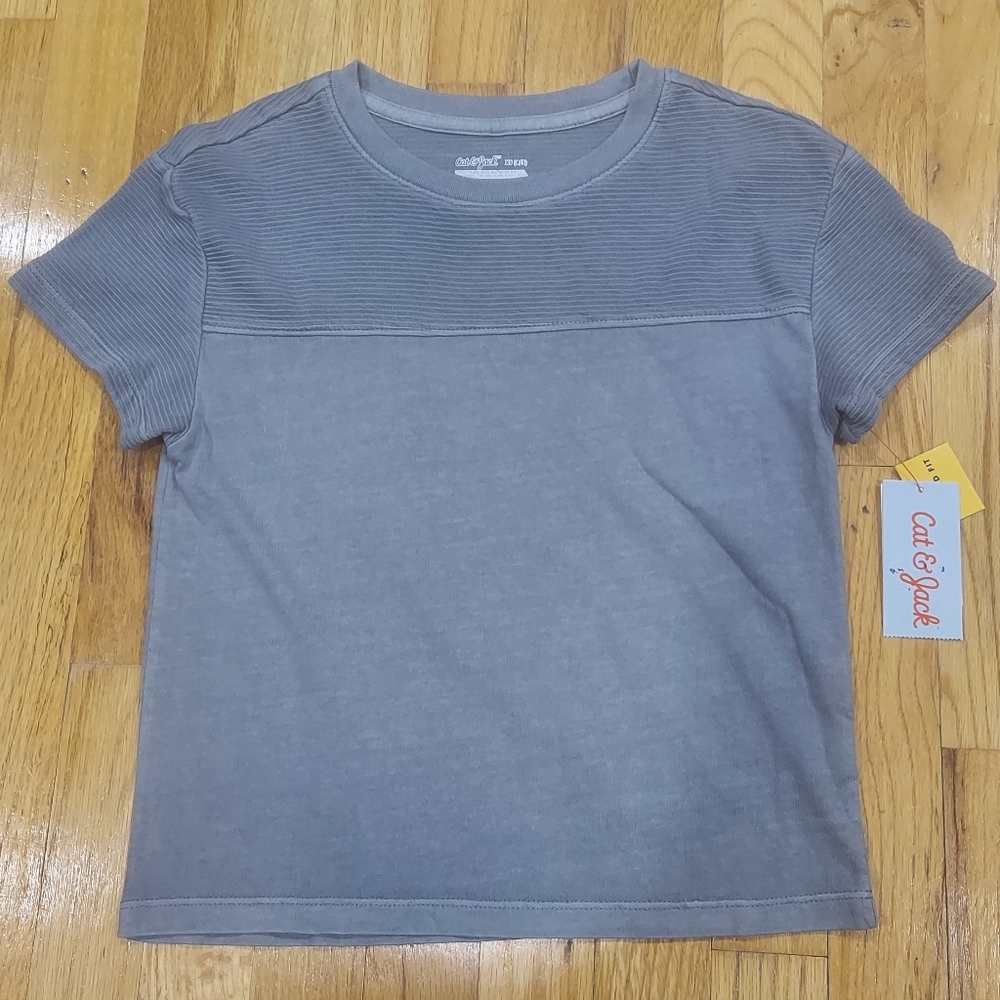 📢 NWT Cat & Jack Gray Short Sleeve (Size: XS, S, M)